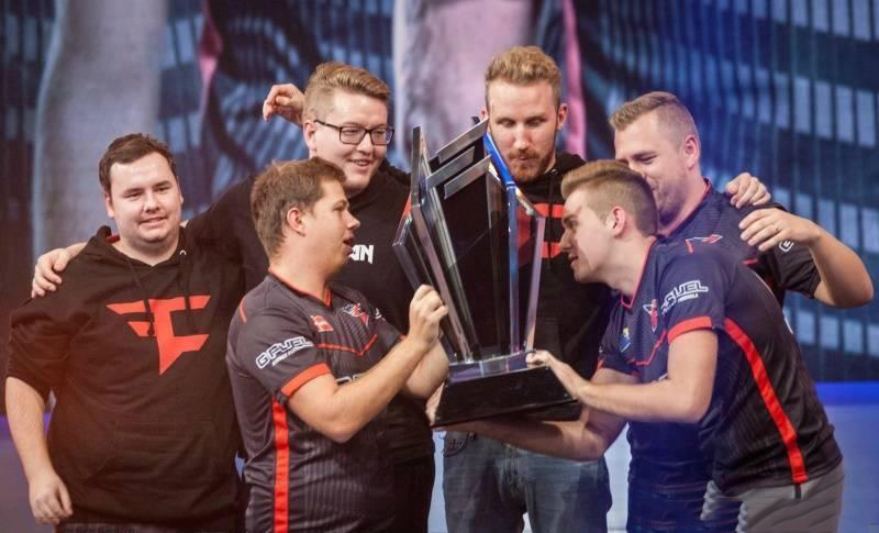 里程碑！Faker成为首位达成全球总决赛100胜的选手