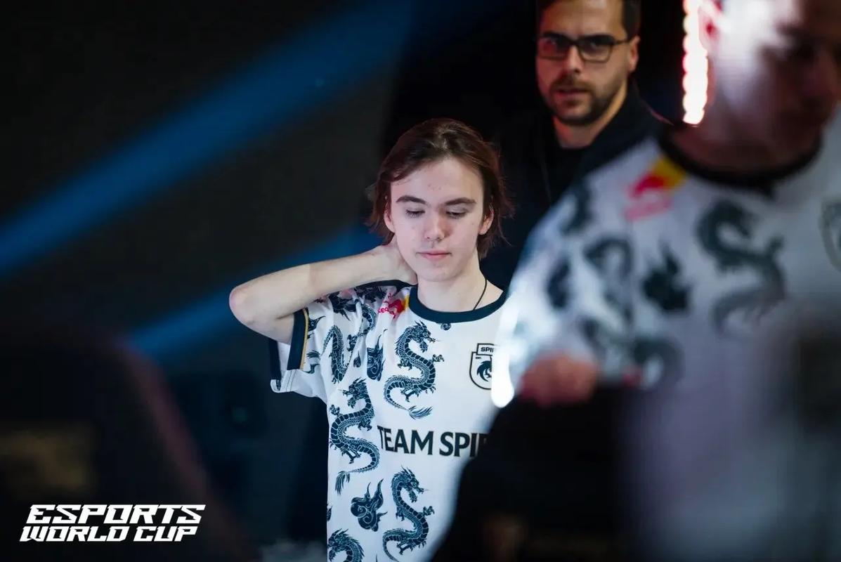 【战报】武汉eStar战胜深圳DYG，横扫S组斩获五连胜，春季赛常规赛完美收官